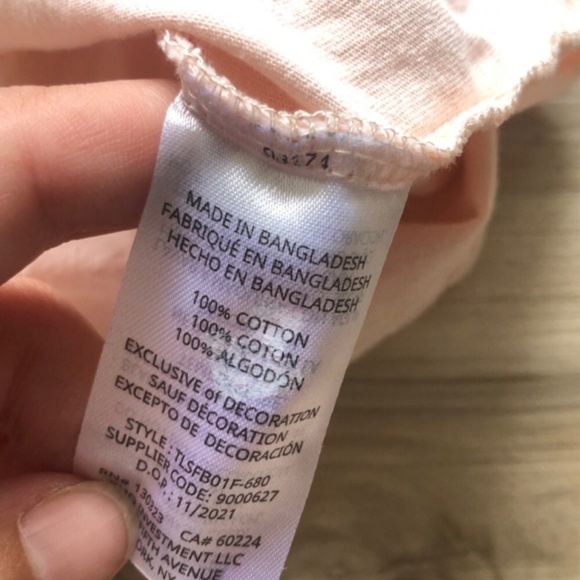 MASSIVE $10 SALE Timberland Pink Cropped Woman’s Top - Picture 3 of 7